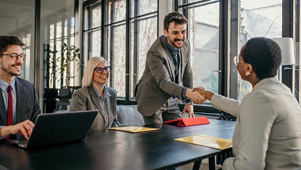 job-seekers-working-with-tab
